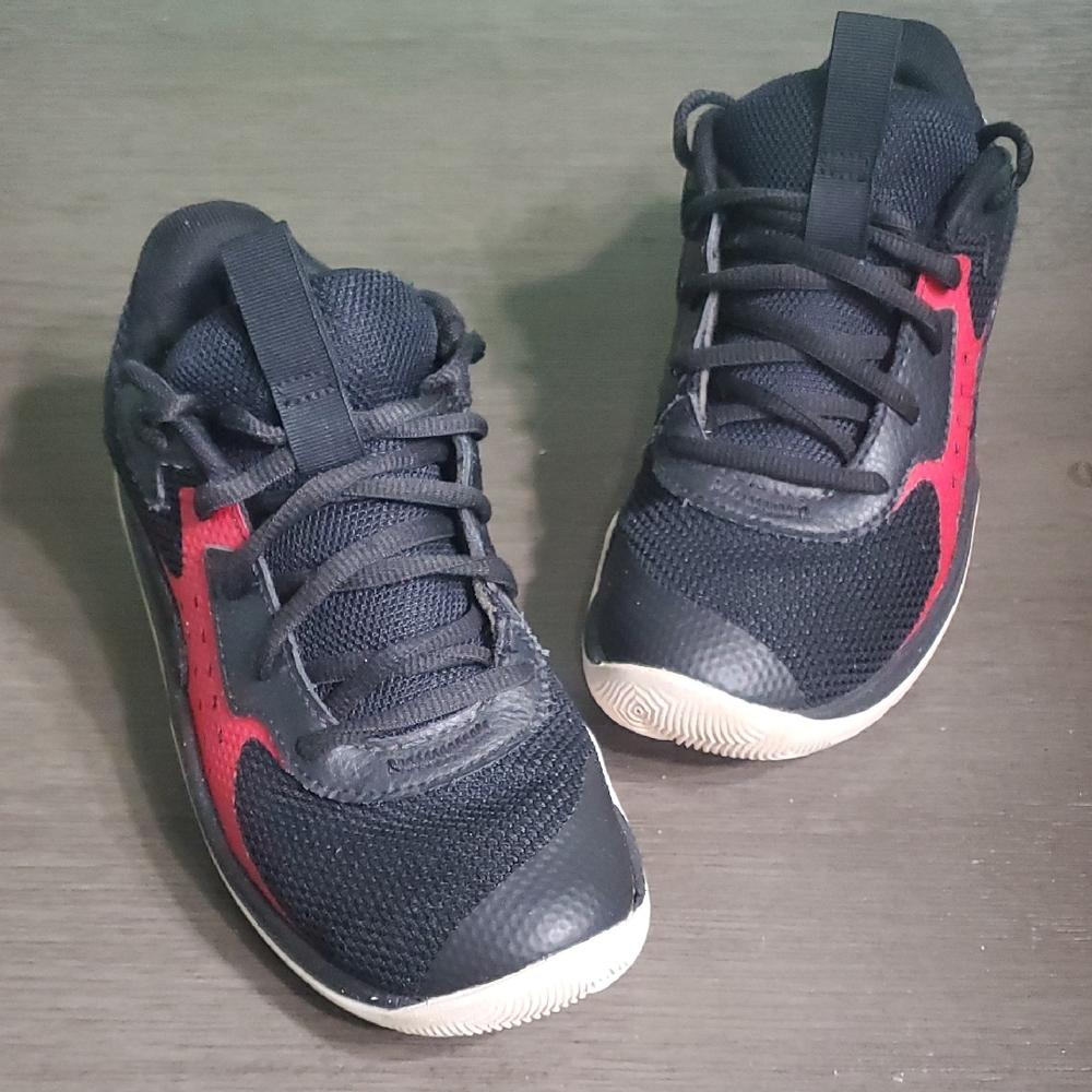 Under Armour Kids Black and Red Sneakers